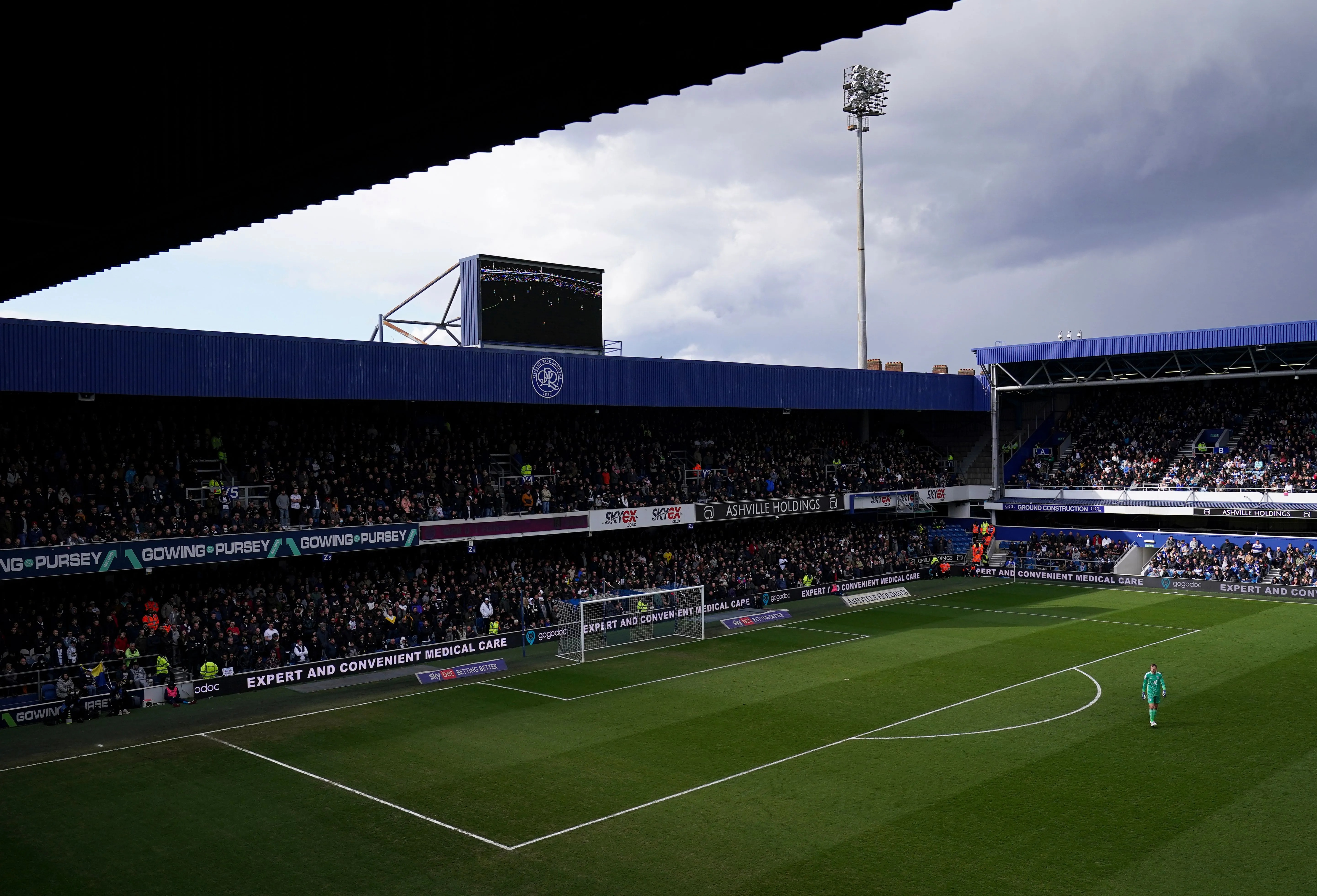 Mourinho Was Angered By The Spotlight Operator And Fans At Loftus Road.