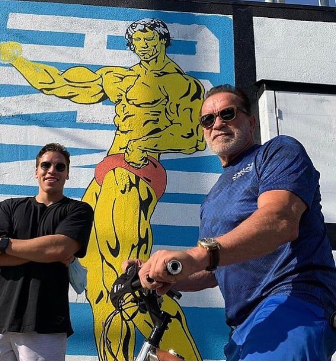 Arnold Schwarzenegger L.